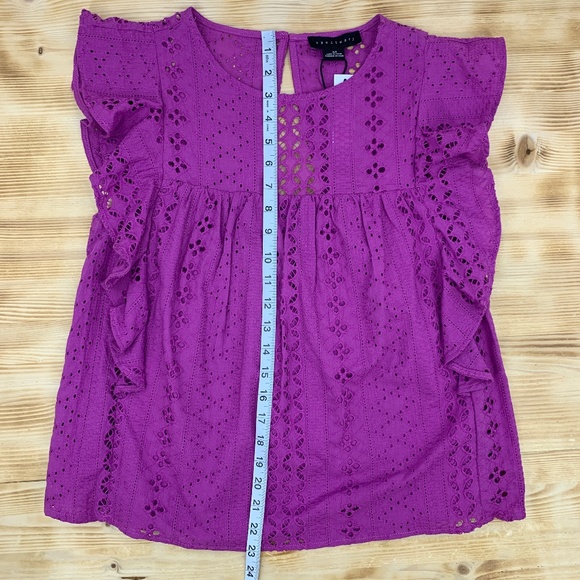 Sanctuary Breezy Eyelet Flutter Sleeve Back Cut-Out Shell Top Sz M - Picture 12 of 12